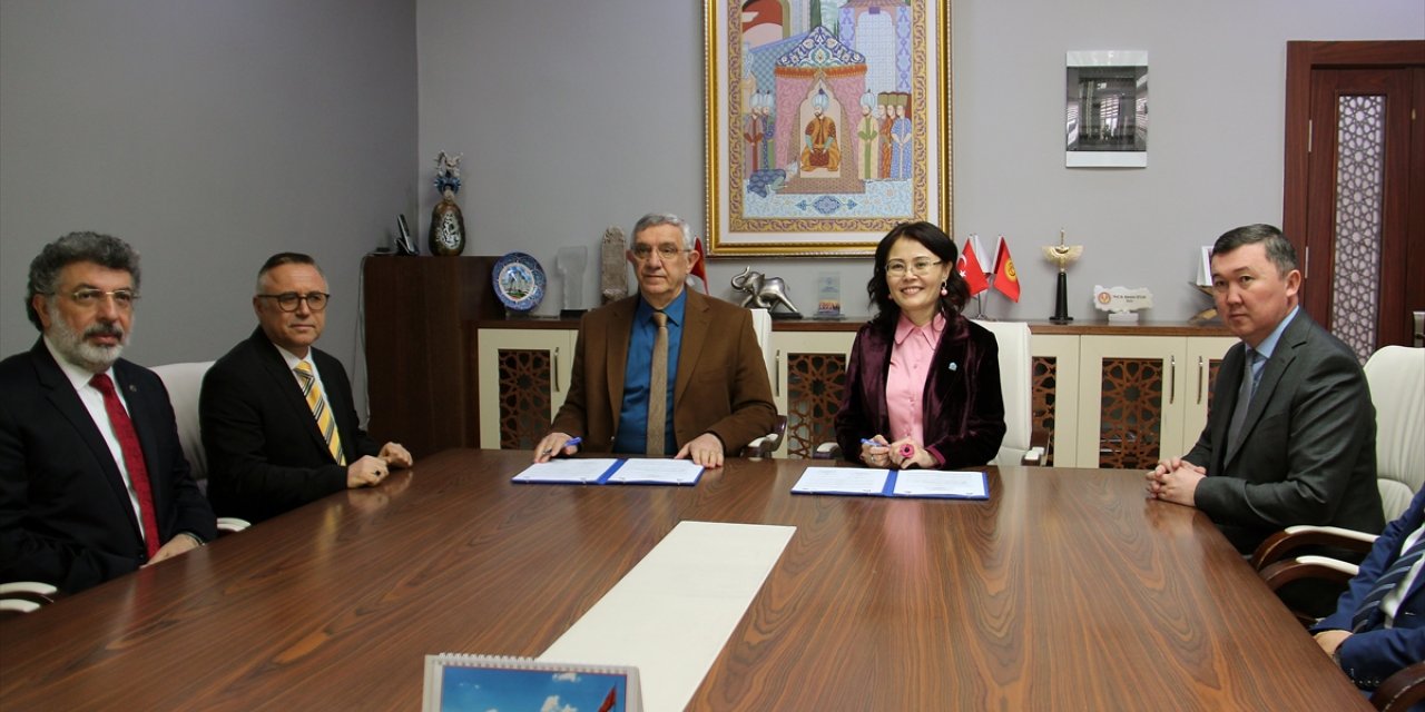 Kırgızistan-Türkiye Manas ile Ahmet Yesevi Üniversiteleri arasındaki işbirliği protokolü yenilendi