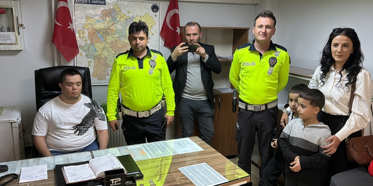 Kayseri'de özel gereksinimli öğrenciler Trafik Denetleme Şubesi'ni ziyaret etti