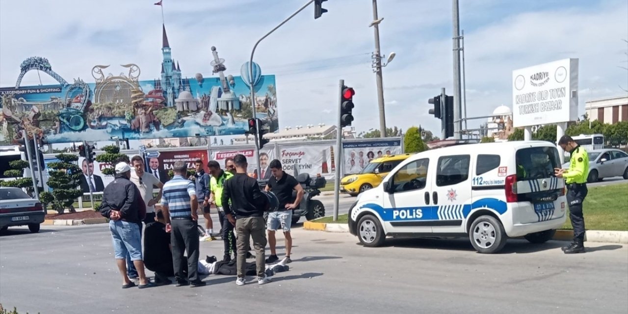 Antalya'da otomobille motosikletin çarpıştığı kazada 1 kişi ağır yaralandı