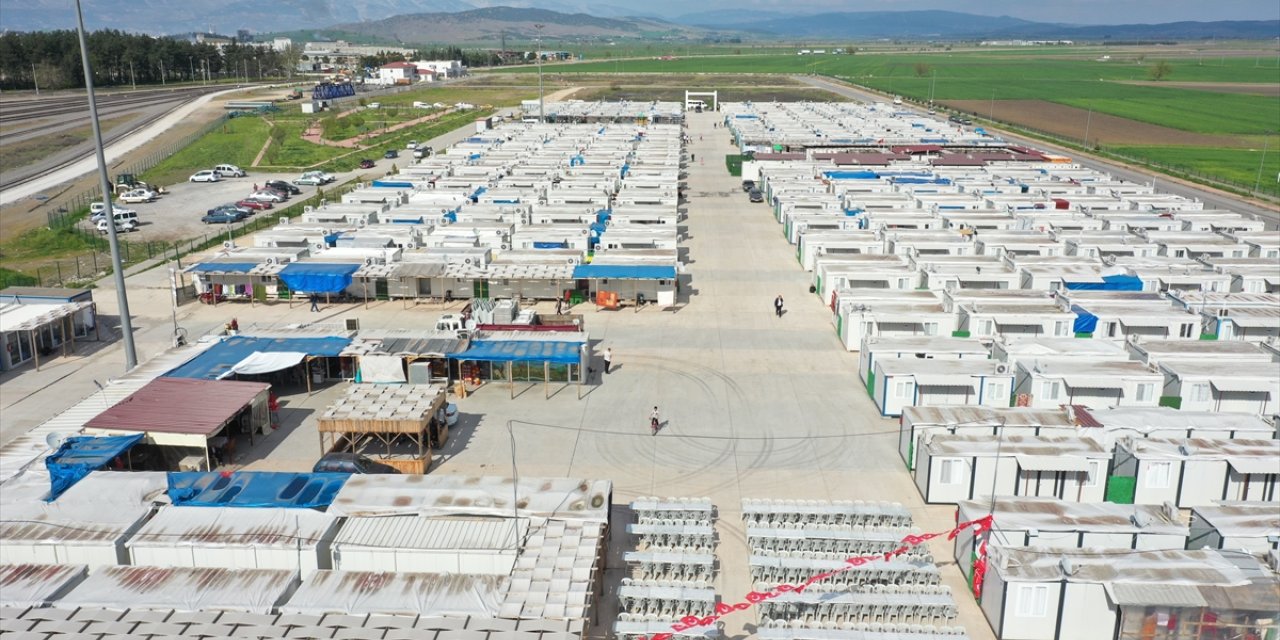 Kahramanmaraş'taki geçici barınma merkezlerinde bayram hazırlığı