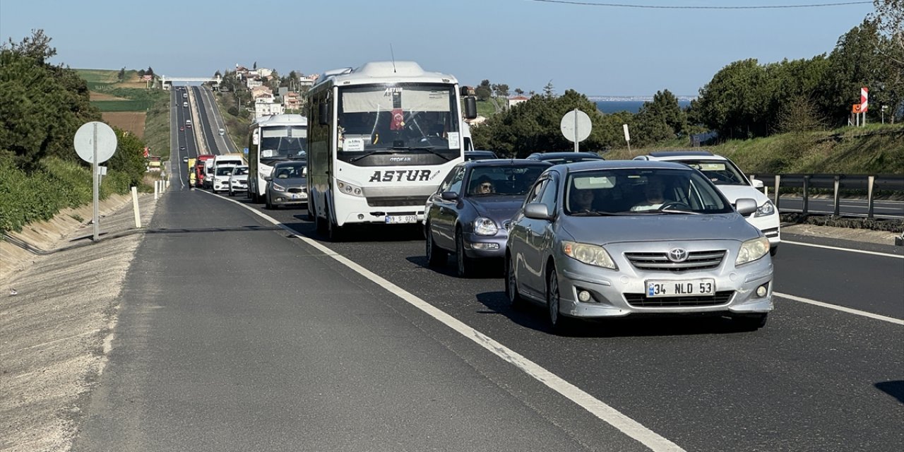 Tekirdağ-İstanbul kara yolunda bayram tatili yoğunluğu yaşanıyor