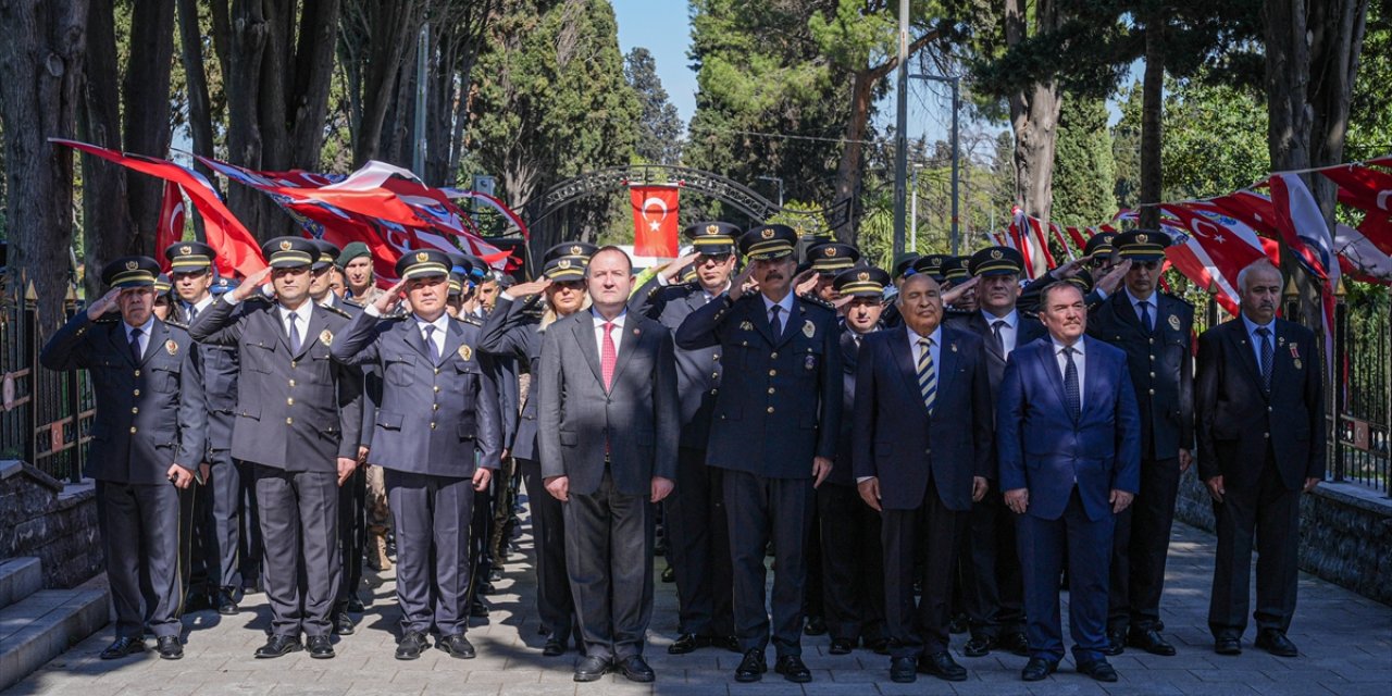 Edirnekapı Şehitliği ve Eyüpsultan Camisi'nde "10 Nisan Polis Haftası" dolayısıyla program düzenlendi