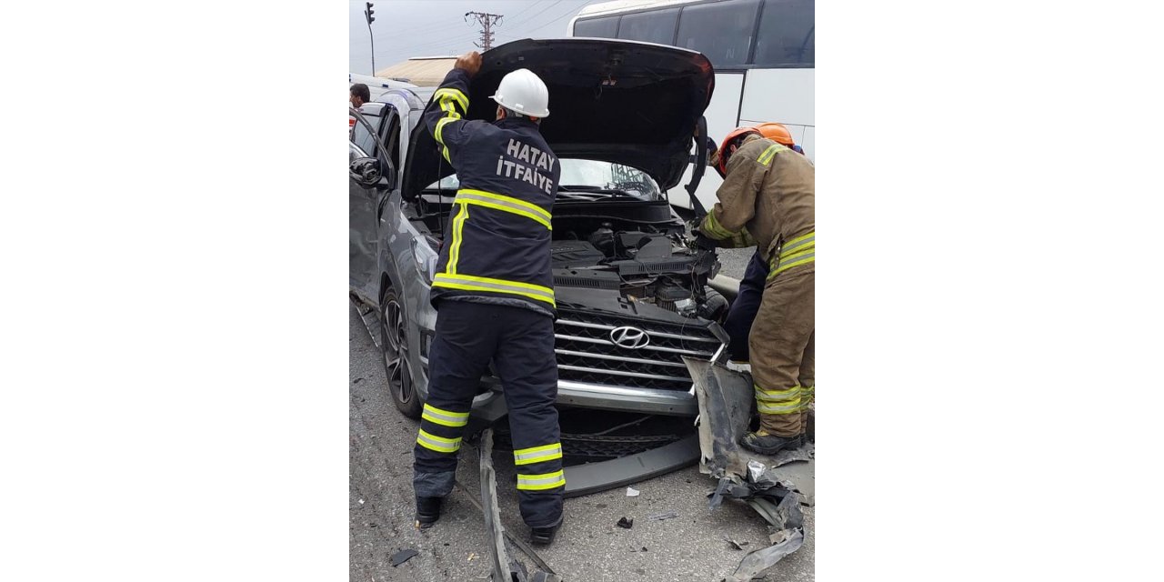 Hatay'da zincirleme trafik kazasında 7 kişi yaralandı