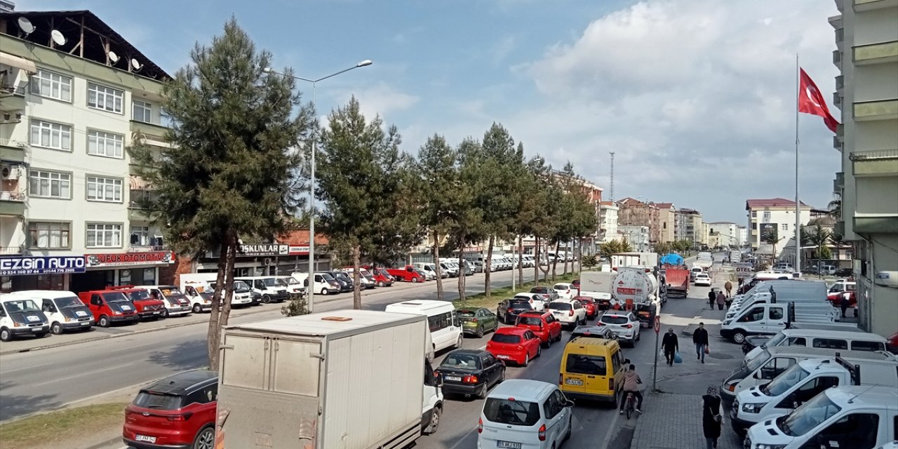 Samsun-Ordu kara yolundaki trafikte bayram yoğunluğu