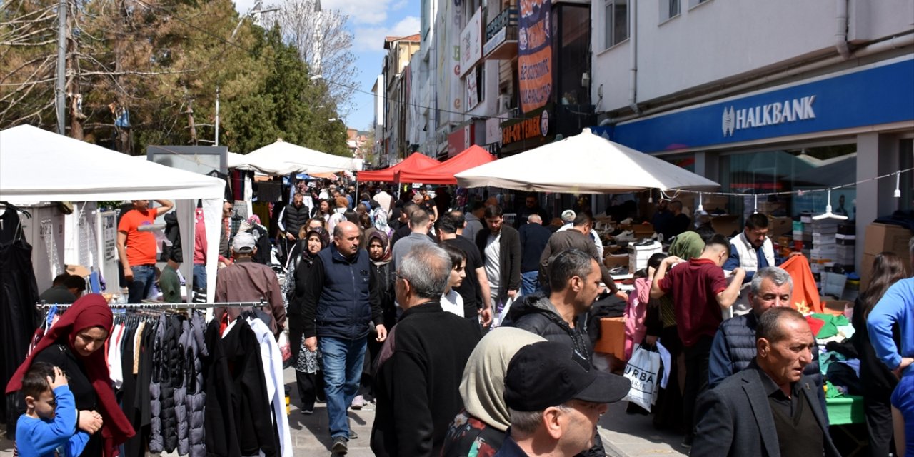 İç Anadolu'da Ramazan Bayramı öncesi alışveriş yoğunluğu yaşandı