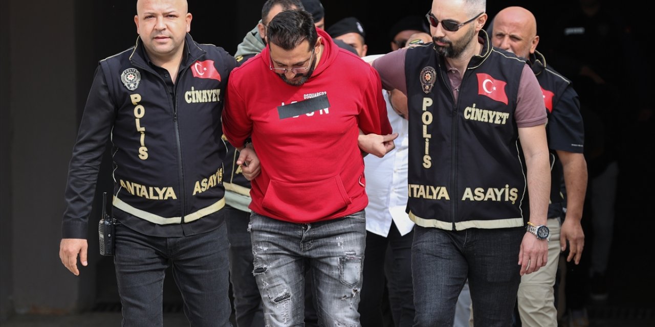 GÜNCELLEME - Antalya'da suç örgütü operasyonunda 10 kişi gözaltına alındı