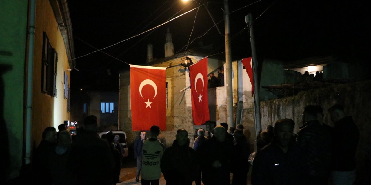 Pençe-Kilit Operasyonu bölgesinde şehit olan askerin Niğde'deki ailesine acı haber verildi