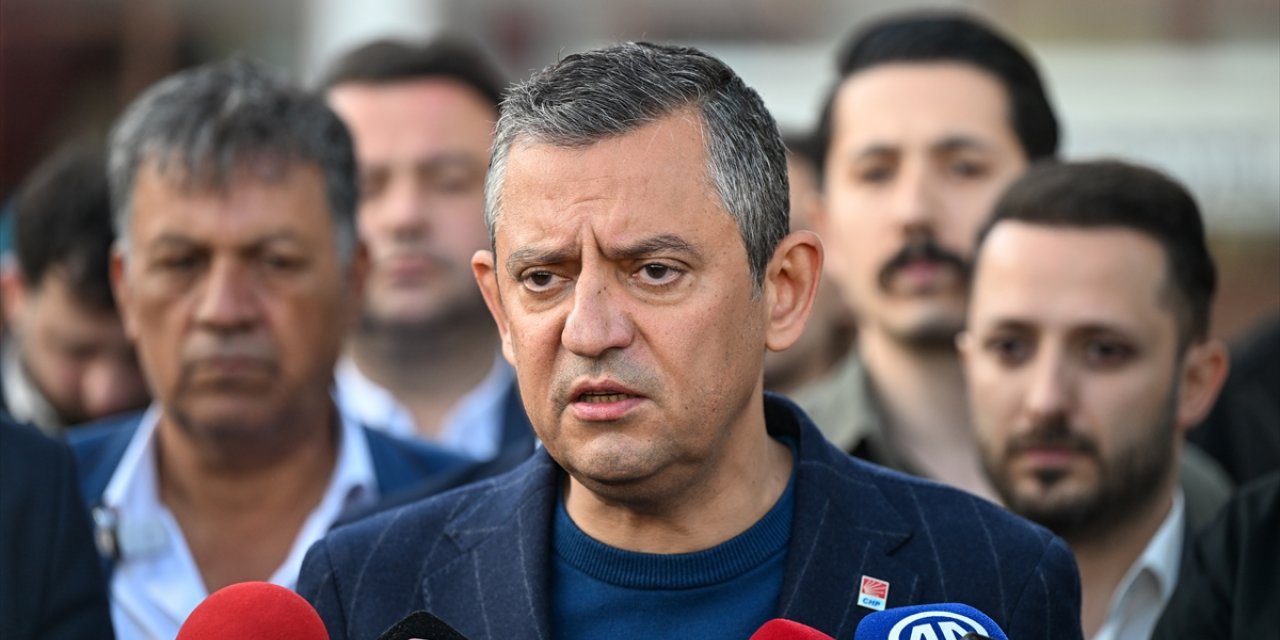 CHP Genel Başkanı Özel, Manisa'da bayram namazı sonrası açıklamalarda bulundu: