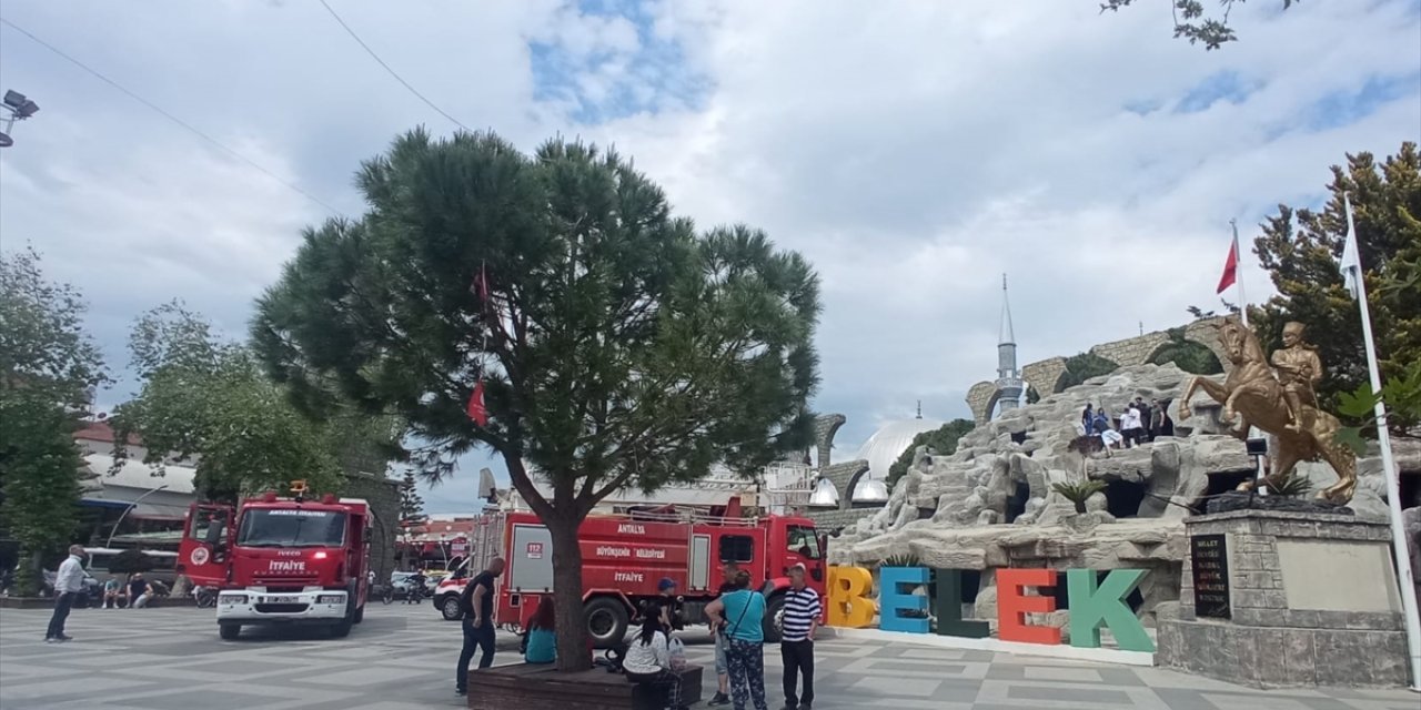 Antalya'da ayağı betona sıkışan turisti itfaiye kurtardı