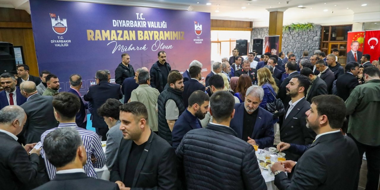 Diyarbakır'da bayramlaşma programı düzenlendi