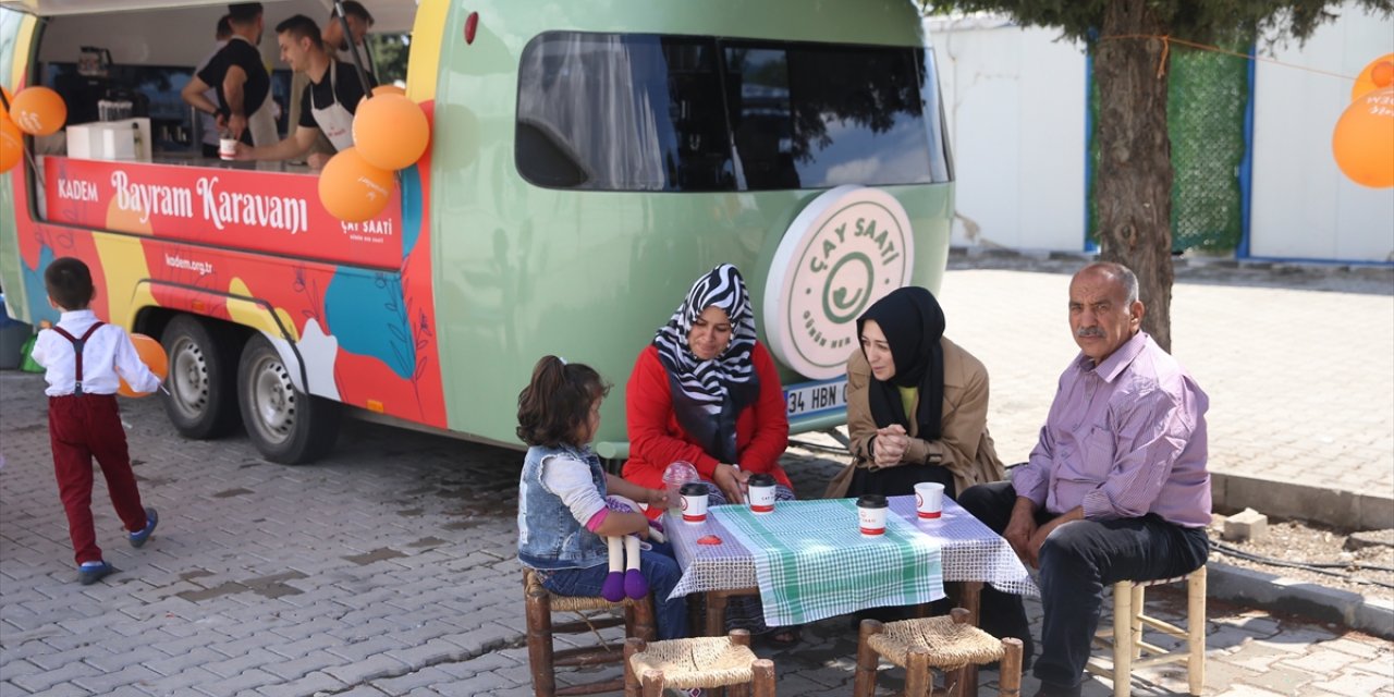 KADEM'in "Bayram Karavanı" Kahramanmaraşlı depremzedelere hizmet veriyor