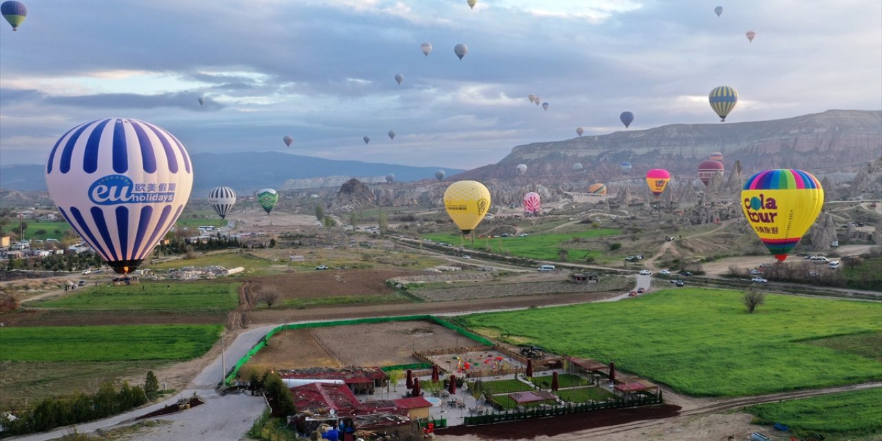 Yerli turistler Kapadokya'yı gökyüzünden keşfetti