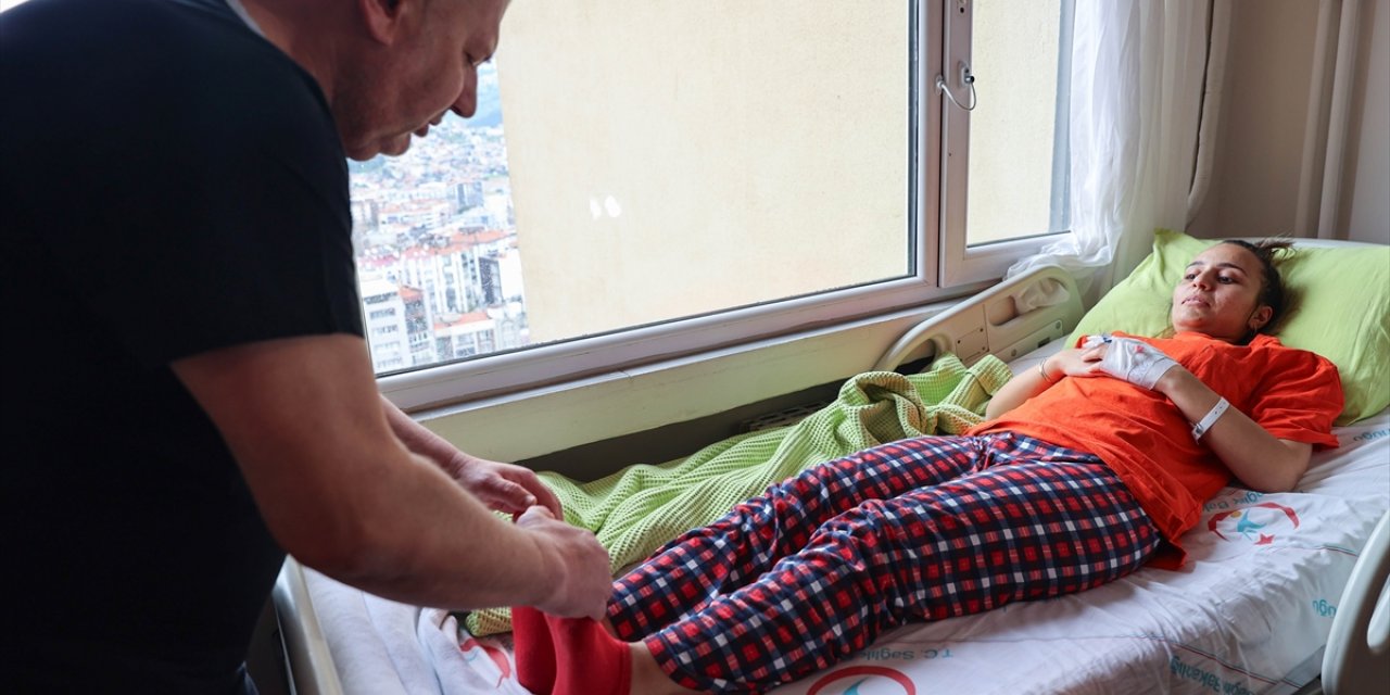 Kazada omurgası kırılan genç kız, yaş günündeki ameliyatla yürümeye başladı