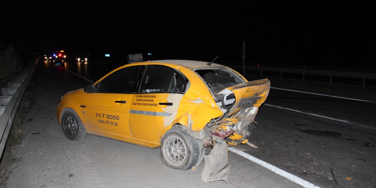 Kırıkkale'de trafik kazasında 1 kişi öldü, 2 kişi yaralandı