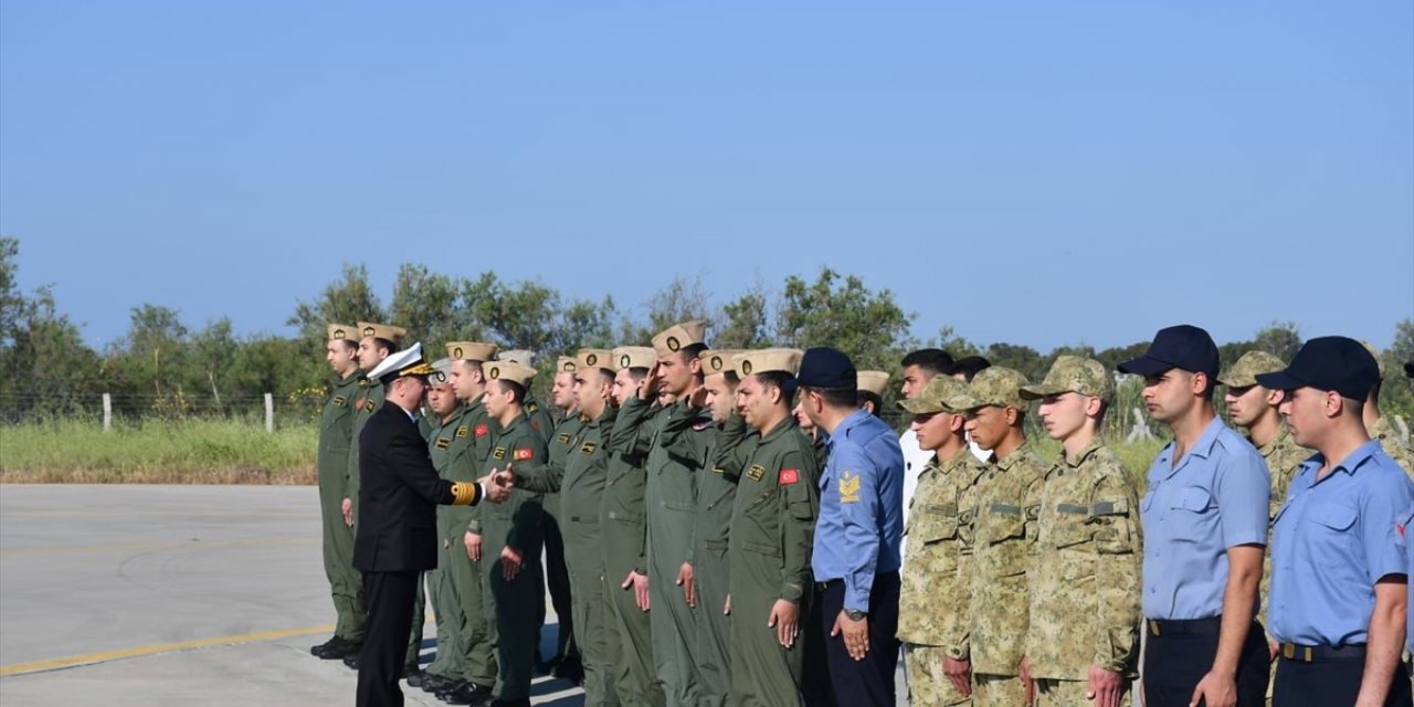 Deniz Kuvvetleri Komutanı Oramiral Tatlıoğlu Muğla'da Mehmetçikle bayramlaştı