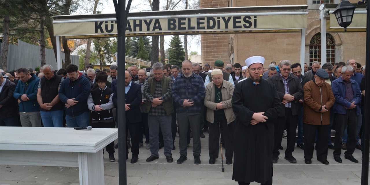 Kütahya'da, İsrail saldırılarında hayatını kaybeden Filistinliler için gıyabi cenaze namazı kılındı