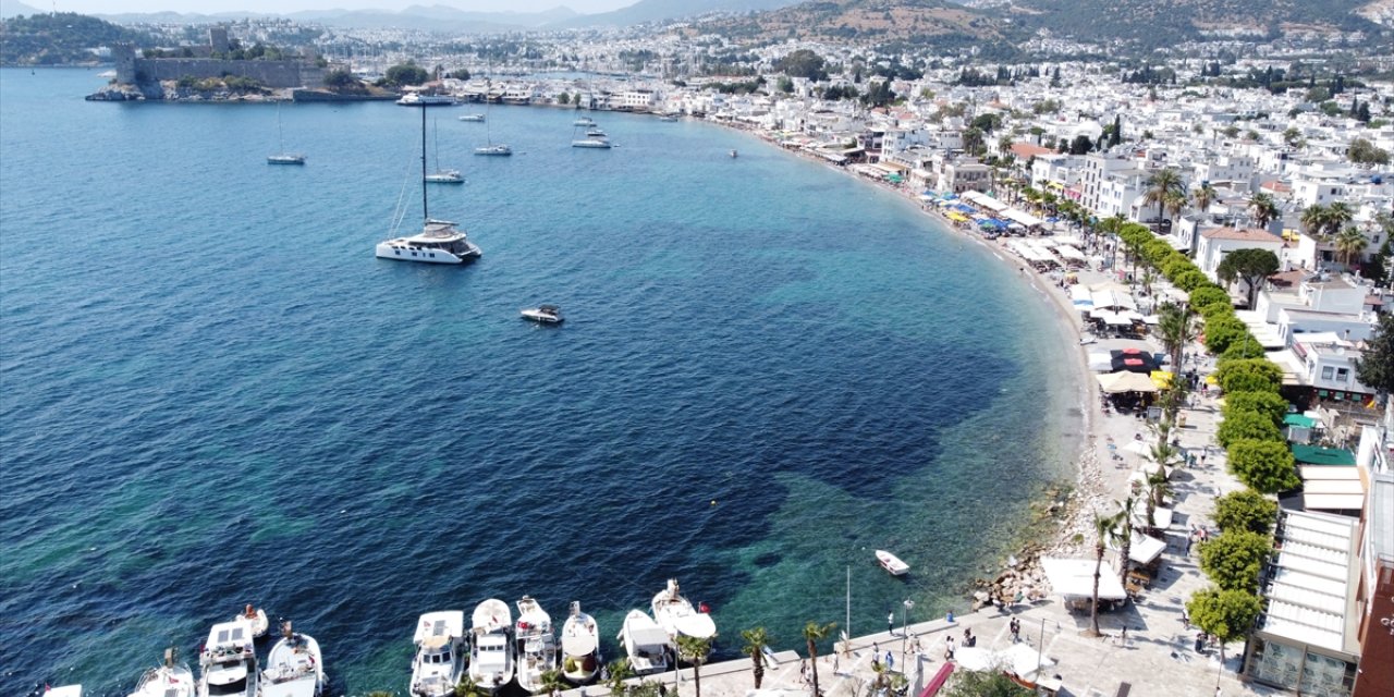 Muğla sahillerinde bayram yoğunluğu yaşanıyor