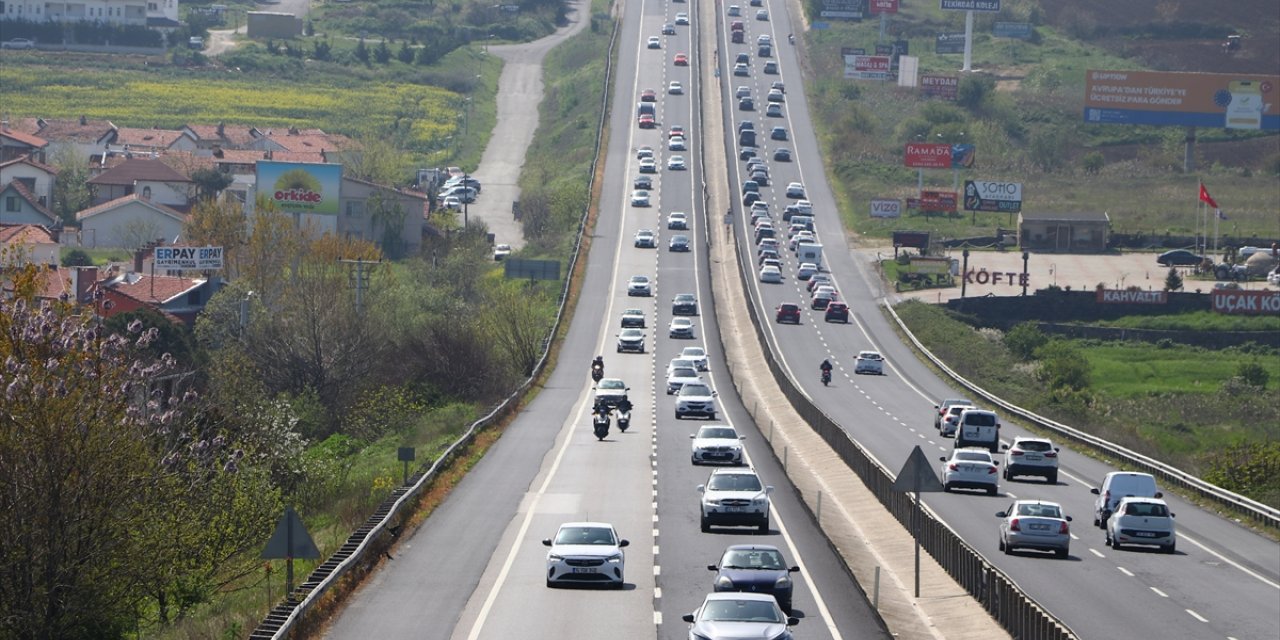 Tekirdağ-İstanbul yolunda bayram tatilinden dönüş yoğunluğu başladı