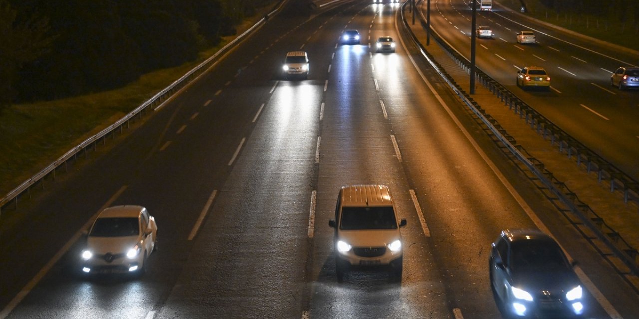 İstanbul'da tatil dönüşü için trafik tedbirleri uygulaması başladı