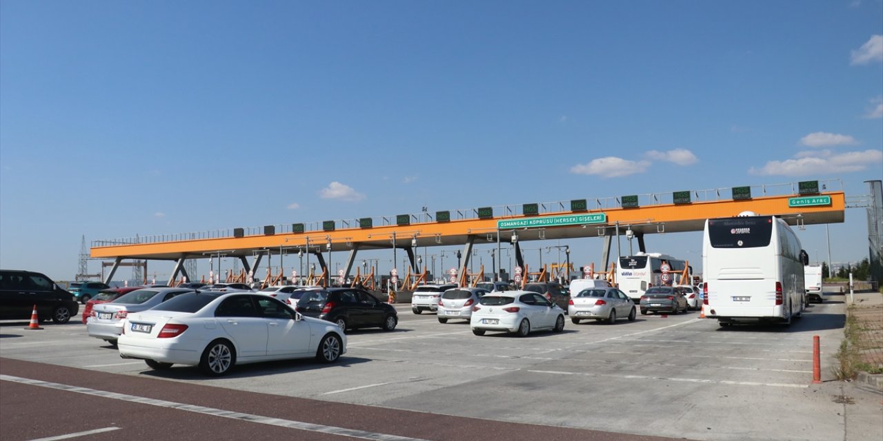 İstanbul-İzmir Otoyolu'nda tatilcilerin dönüş yoğunluğu sürüyor