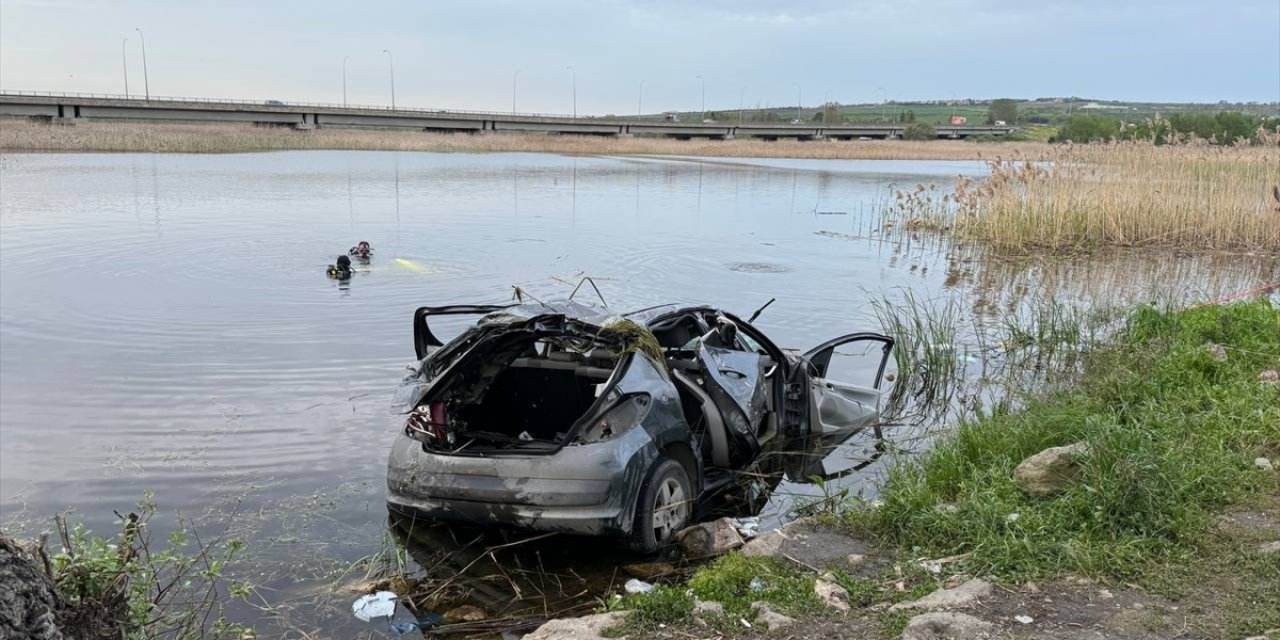 Büyükçekmece'de göle düşen otomobilin sürücüsü hayatını kaybetti