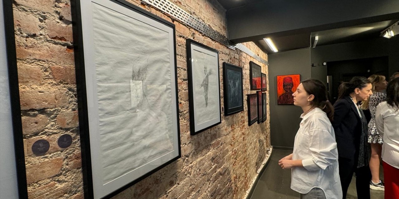 Tayfun Pirselimoğlu'nun "Tuhaf Zamanlar" sergisi sanatseverlerle buluştu