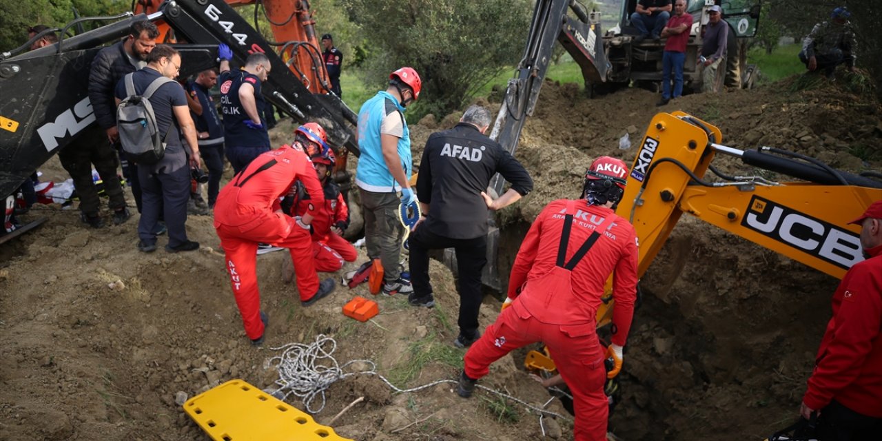 GÜNCELLEME 2 - Çanakkale'de kanal kazısında toprak altında kalan 3 işçiden 2'si hayatını kaybetti