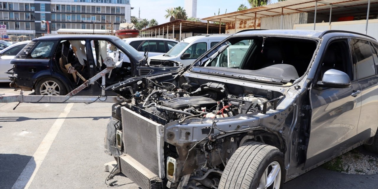 Mersin'de kaçak araçları parçalayarak sattıkları iddiasıyla 2 kişi yakalandı