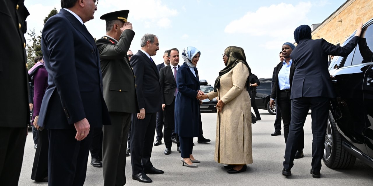 Tanzanya Cumhurbaşkanı Hassan, Anıtkabir'i ziyaret etti