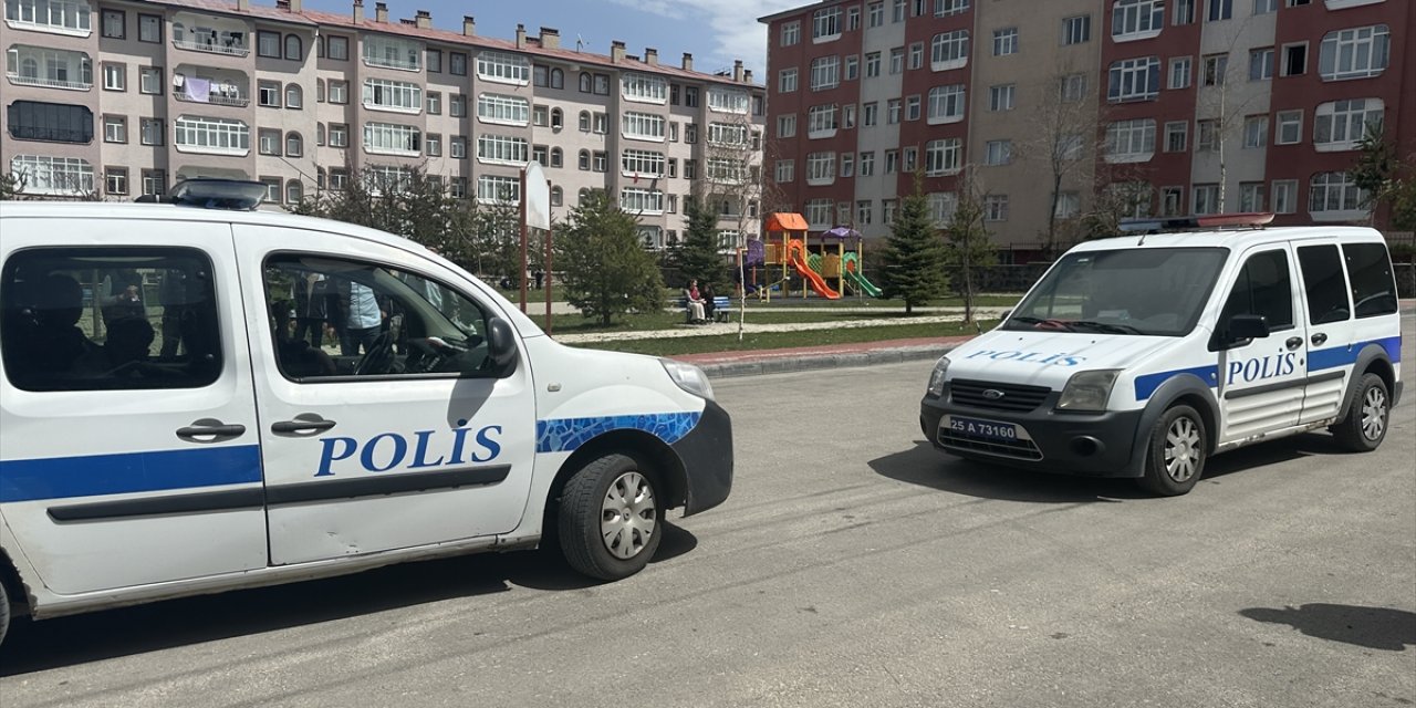 Erzurum'da parkta çıkan kavgada bir çocuk bıçakla yaralandı