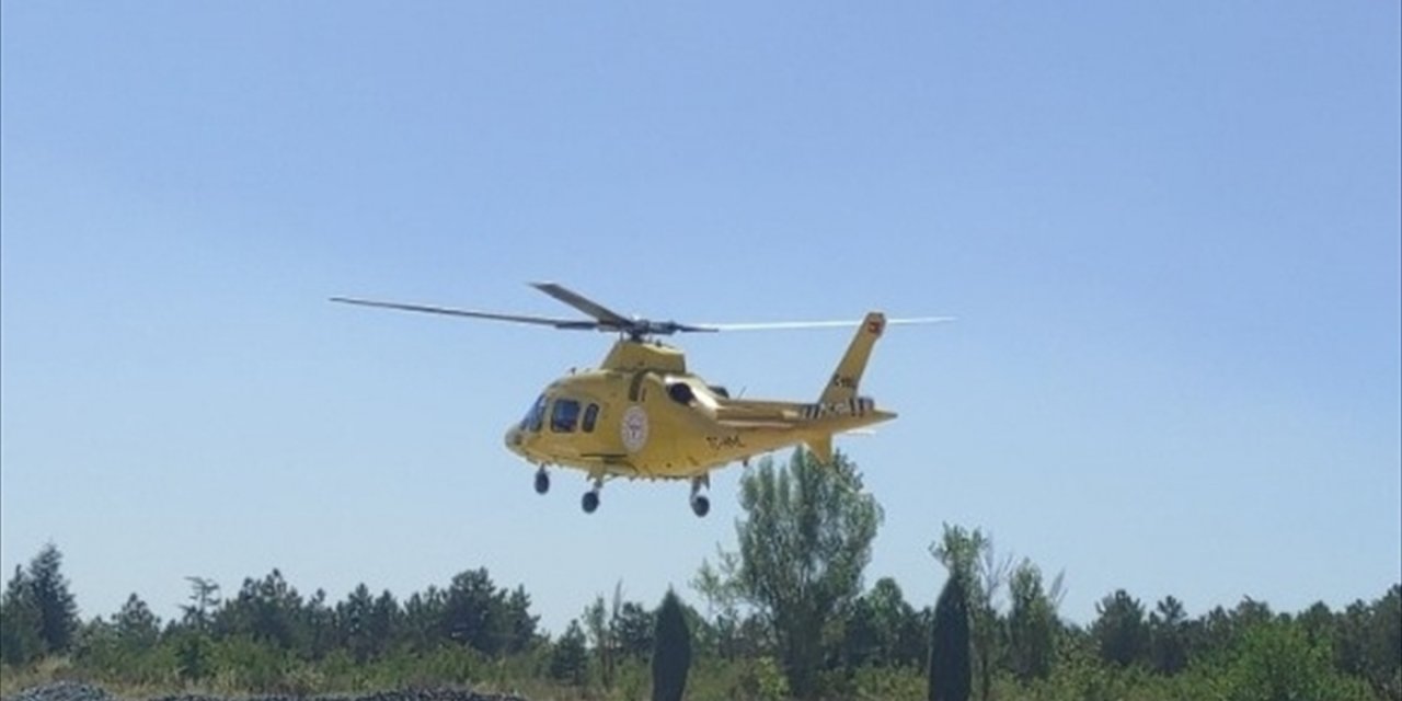 Konya'da ambulans helikopter bir günlük bebek için havalandı