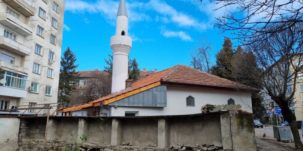 Bulgaristan'da tarihi Eski Selvi Cami onarılarak yeniden ibadete açıldı
