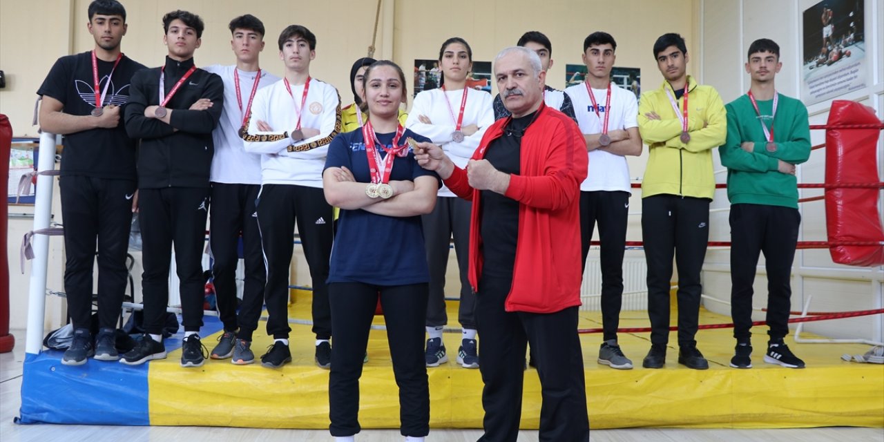 Türkiye şampiyonu Evindar Demirbağ, bilek güreşinde yeni madalyalar peşinde: