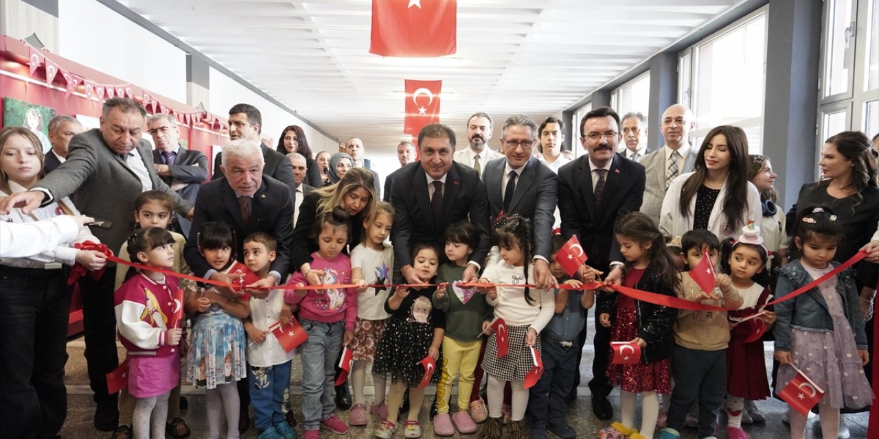 İstanbul İl Milli Eğitim Müdürlüğü'nde "Bayramın Adı Çocuk" resim sergisi açıldı