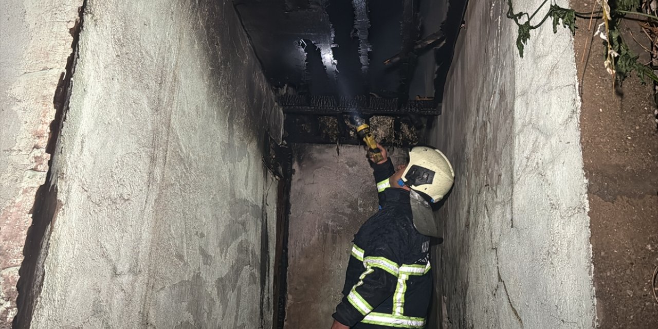 Karabük'te 2 katlı müstakil evde çıkan yangın söndürüldü
