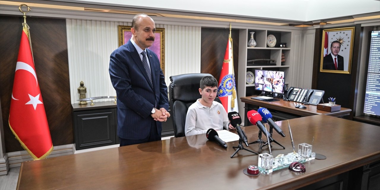 İstanbul Emniyet Müdürü Aktaş, 23 Nisan'da koltuğunu şehit çocuğuna devretti
