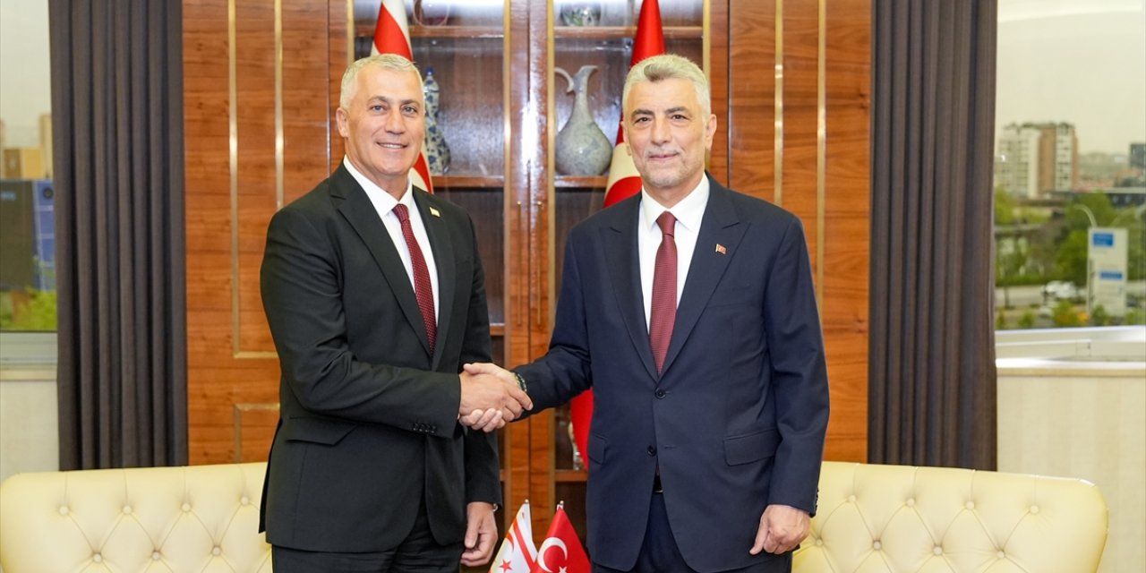 Ticaret Bakanı Bolat, KKTC Ekonomi ve Enerji Bakanı Amcaoğlu ile görüştü