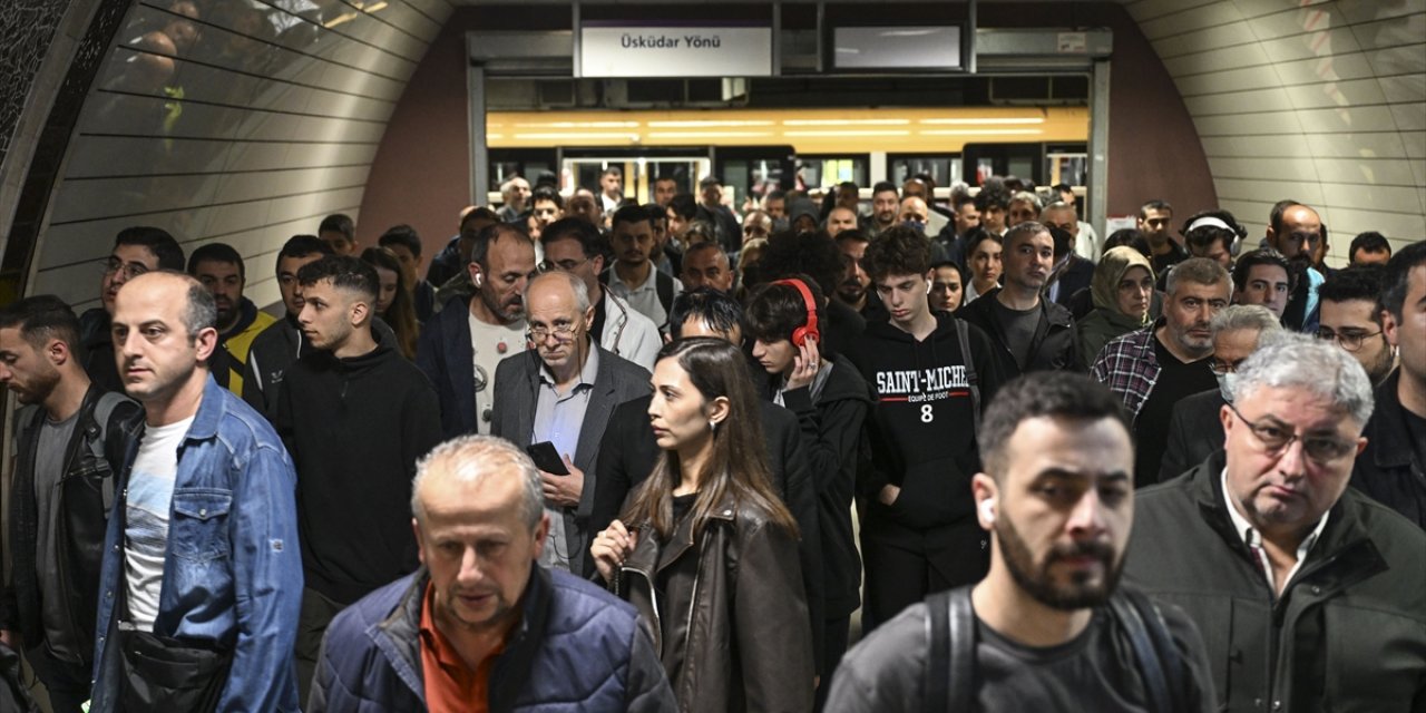 GÜNCELLEME - Üsküdar-Samandıra Metro Hattı'nda seferleri aksatan "temas" 60 saattir giderilemedi