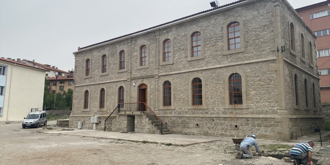 Çorum'da 150 yıllık redif kışlası, restore edilerek kültür merkezine dönüştürüldü