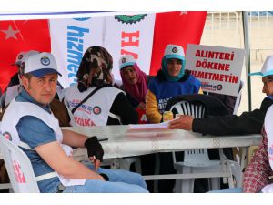 Bolu Belediyesinde işten çıkarılan işçilerin oturma eylemi