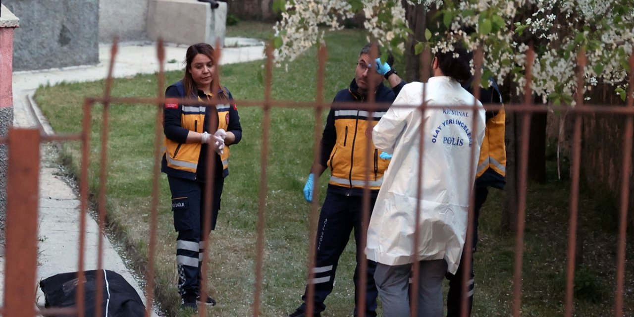 Sivas'ta yüksekten düşen görme engelli kişi hayatını kaybetti