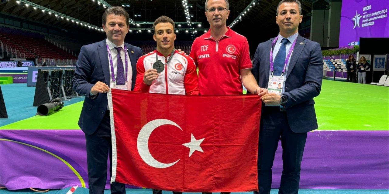 Milli cimnastikçi Adem Asil, İtalya'daki Avrupa Şampiyonası'nda bronz madalya kazandı