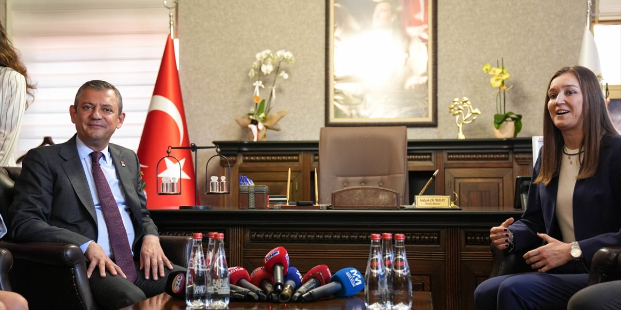 CHP Genel Başkanı Özel, Manisa'da belediyeleri ziyaret etti: