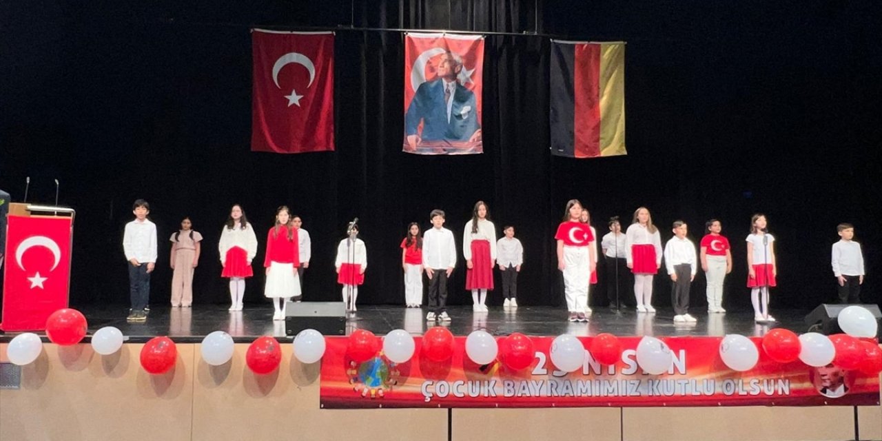 Antalya heyeti, Almanya'da "23 Nisan" coşkusuna eşlik etti