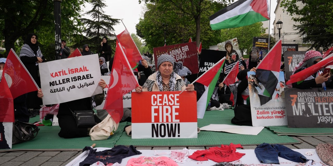 İHH'nin Filistin için Sultanahmet Meydanı'nda başlattığı oturma eylemi 7. gününde