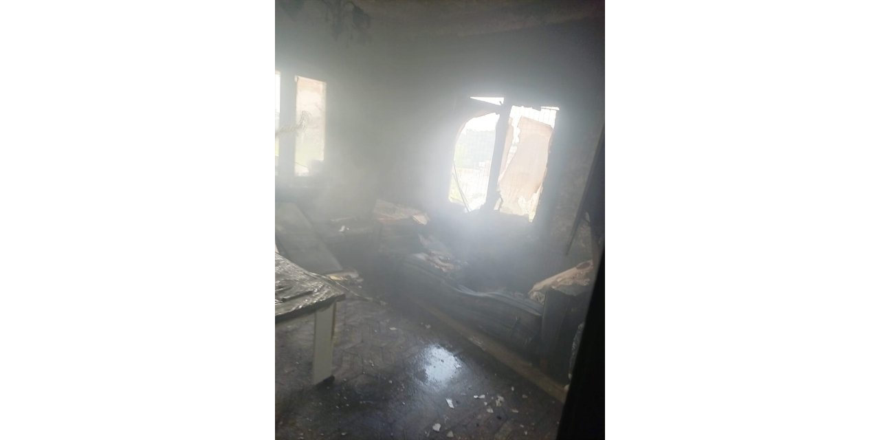 Hatay'da evde çıkan yangında bir kişi dumandan etkilendi