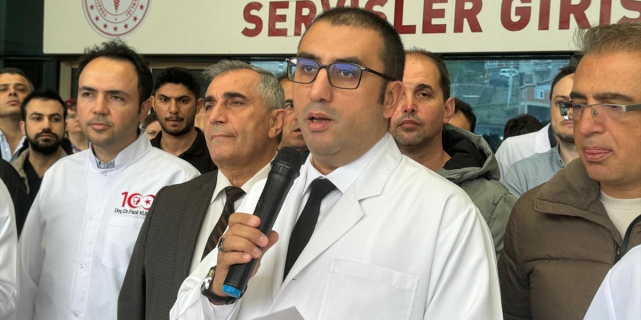 Giresun'da görevi başındaki doktora saldırı protesto edildi