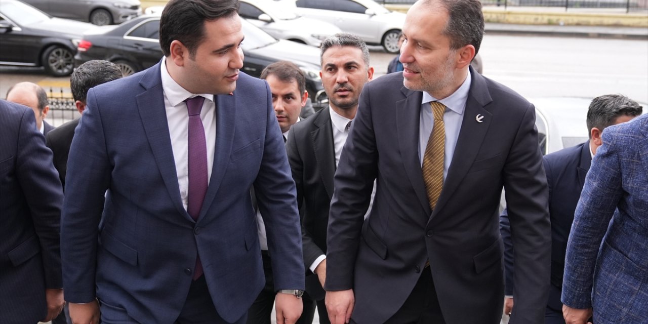 Yeniden Refah Partisi Genel Başkanı Erbakan, Erzurum ziyaretinde konuştu: