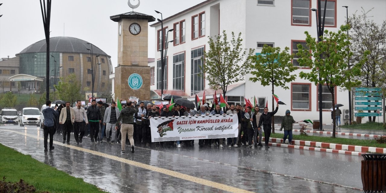 Bitlis'te, Filistin için ABD'de eylem yapan öğrencilere destek amacıyla oturma eylemi başlatıldı