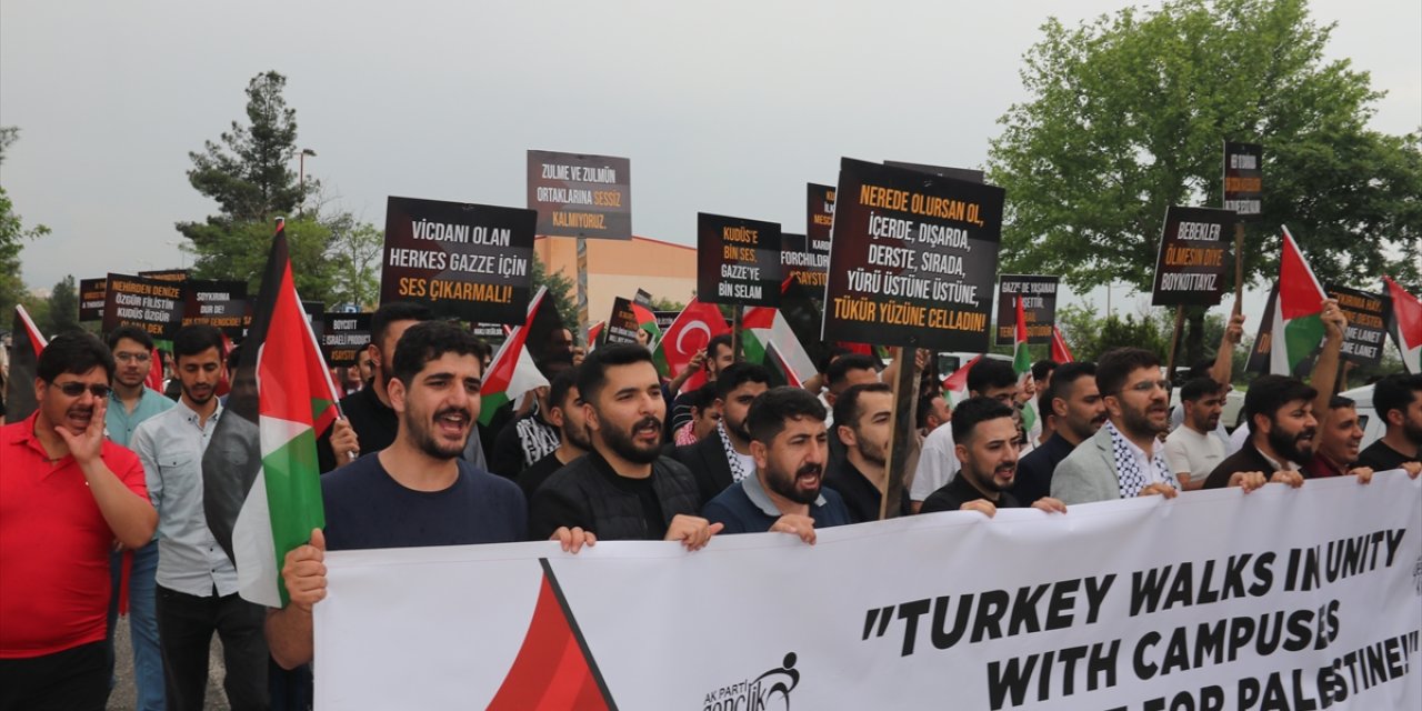 Diyarbakır'da üniversite öğrencileri ABD'deki Filistin eylemlerine destek verdi